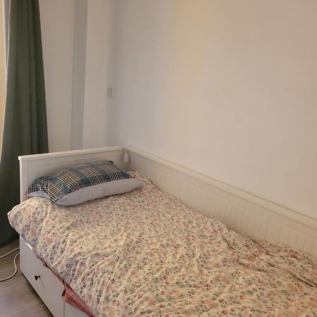 Rooms For Vacation فالوريس المظهر الخارجي الصورة
